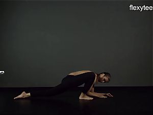 FlexyTeens - Zina demonstrates lithe nude body