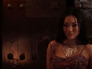 Asa Akira gives this fellow some serious experience